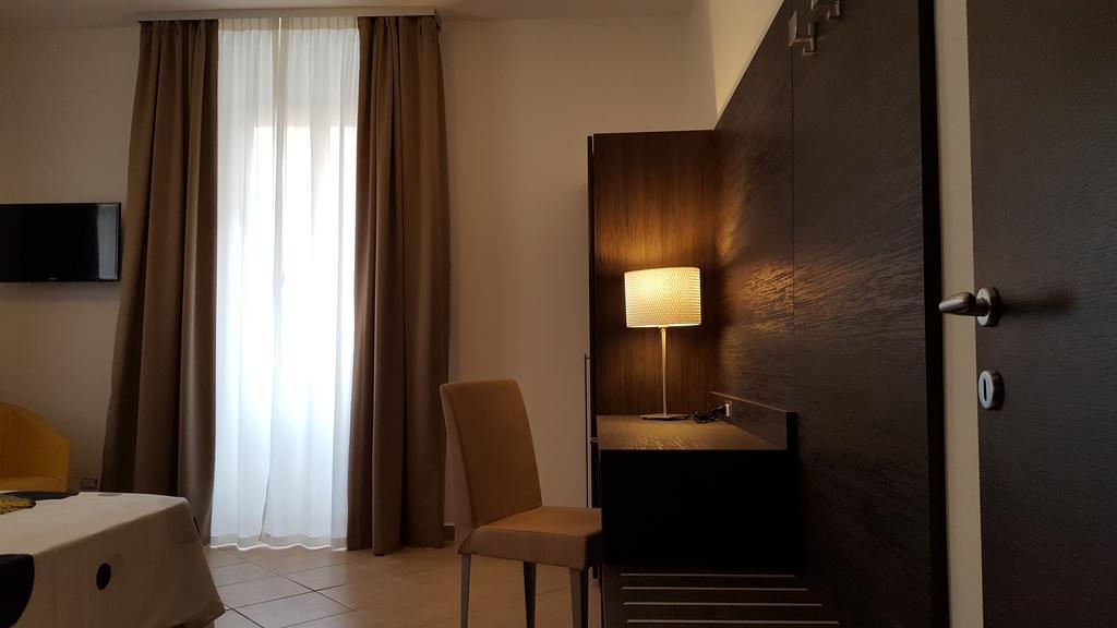 Una Finestra Su Monti Rome Bagian luar foto